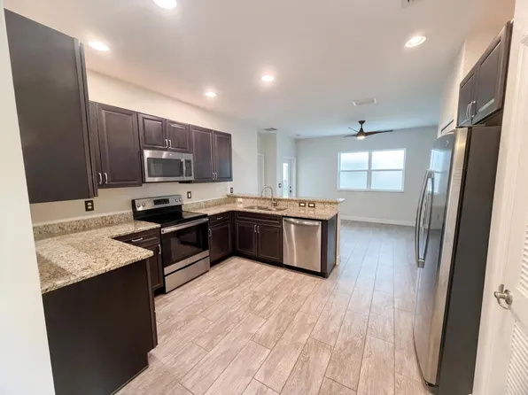 758 NE Hawks Ridge Way, Port St Lucie, FL 34983