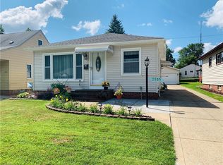 2835 Park Dr, Parma, OH