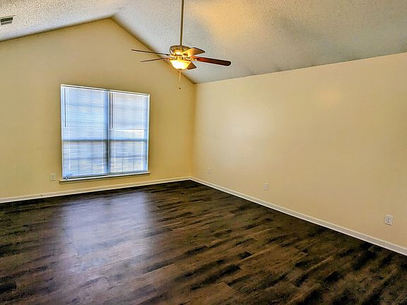 2nd image of 1742 Ashton Dr