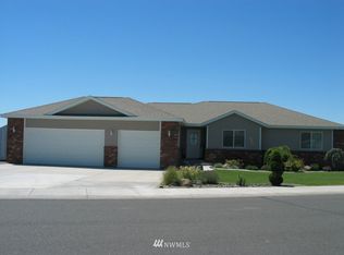 906 S Camas Pl, Moses Lake, WA 98837
