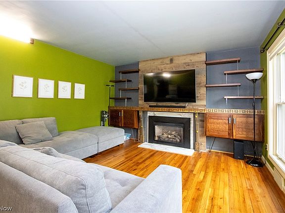 2nd image of 140 Miller Blvd