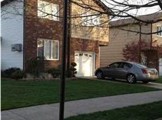 90 8th St, Staten Island, NY 10306