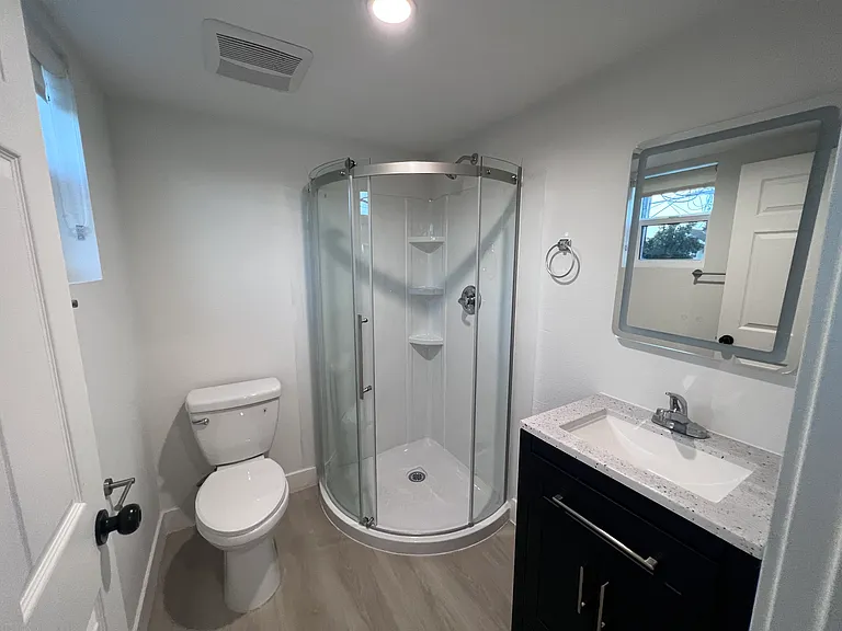 1224 W 37th Pl — Photo 103