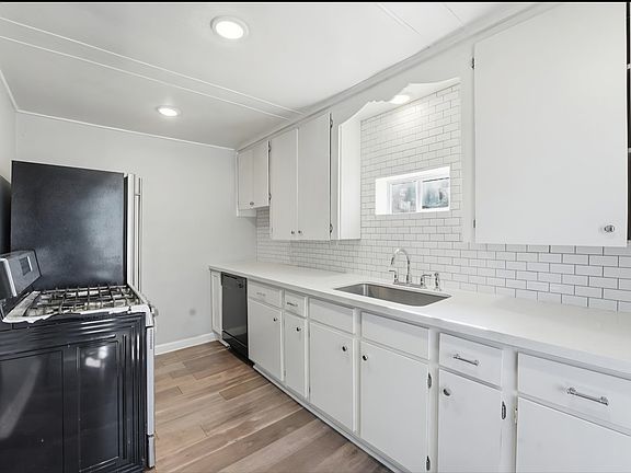 4th image of 6526 Linden St #B