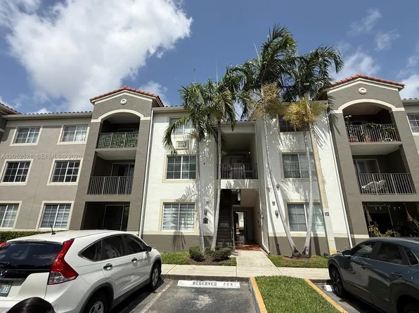 6861 SW 44th St APT 205, Miami, FL 33155