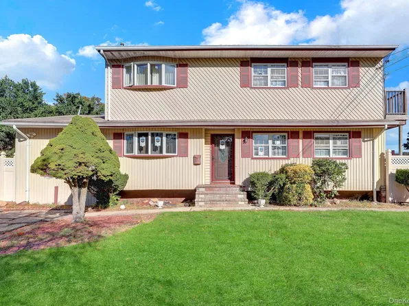 247 Delaware Avenue, Bay Shore, NY 11706