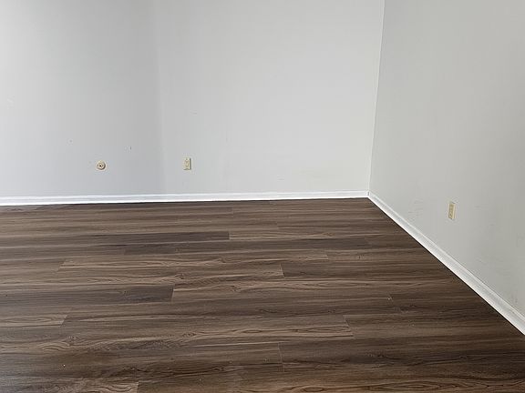 5th image of 822 Pine Needles Dr