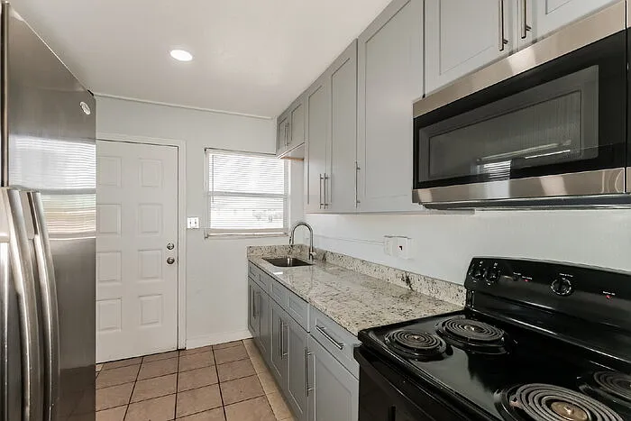 315 D St #3 — Photo 1