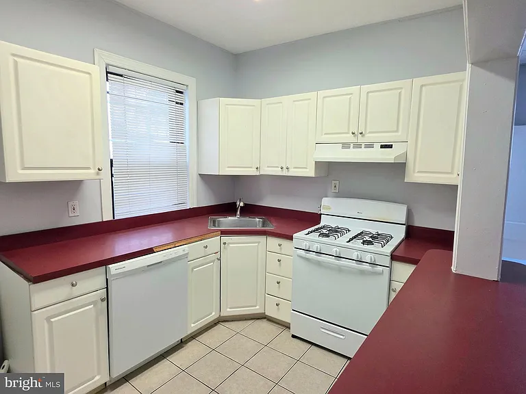 3913 Baltimore Ave — Photo 5