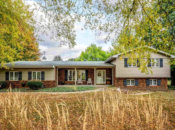 8320 N Blackbridge Rd, Edwards, IL 61528
