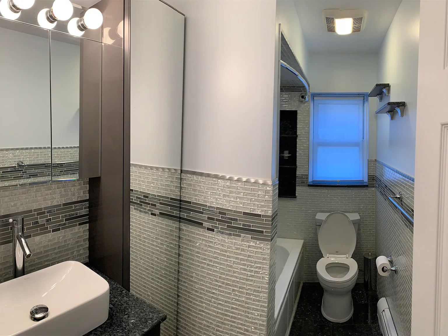 1 bed, 1.0 bath, 700 sqft, $1,850 — Photo 2