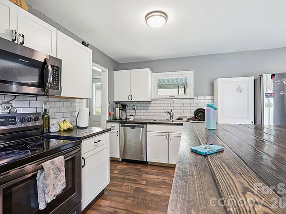 3rd image of 2034 Pisgah Dr