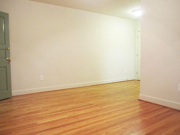 5th image of 4832 Fairfax Dr APT 5