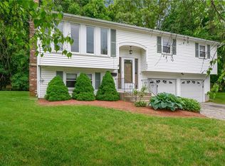 1600 Mendon Rd, Woonsocket, RI 02895