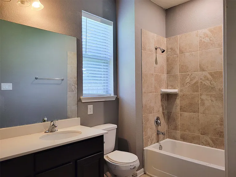 14202 Persimmon Woods Dr — Photo 29