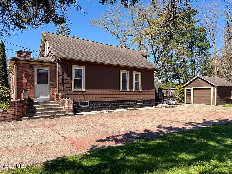 4th image of 378 Bradford Road