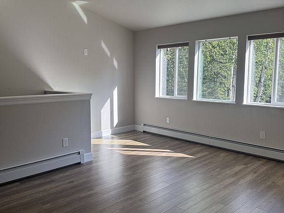 5th image of 5930 W Shady Grove Ln #2