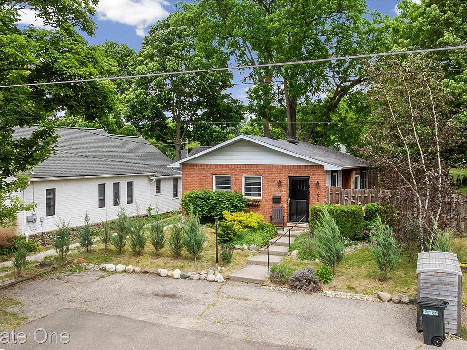 225 1st St, photo 2