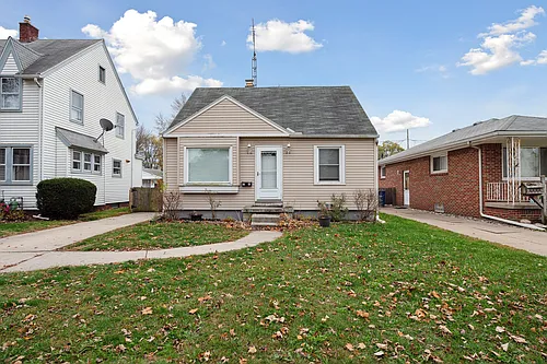 35 W Capistrano Ave Photo 1