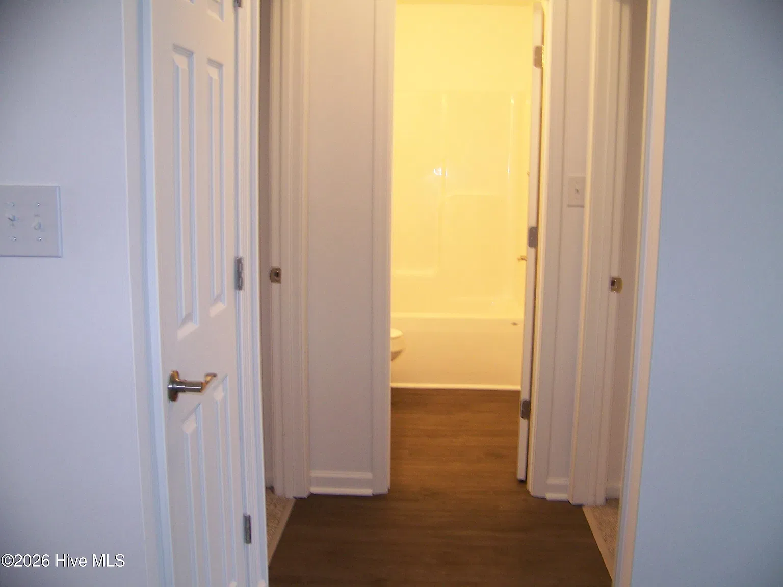 2 bed, 1.0 bath, $1,100 — Photo 4