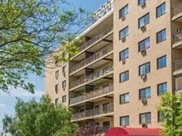 44 S Main St, Lodi, NJ 07644