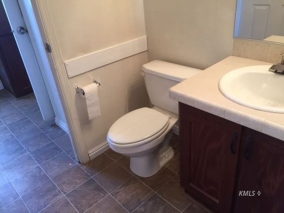 5th image of 523 W Navajo Dr