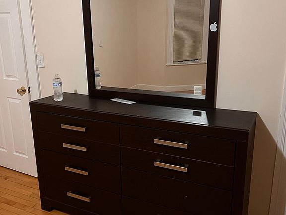 4th image of 80 Edwin St