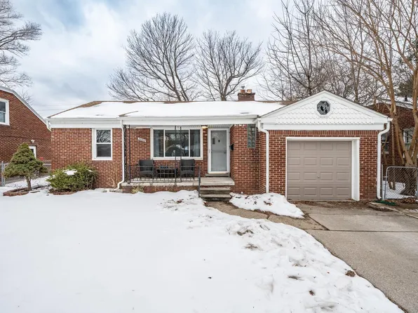 28313 Hughes St, Saint Clair Shores, MI 48081