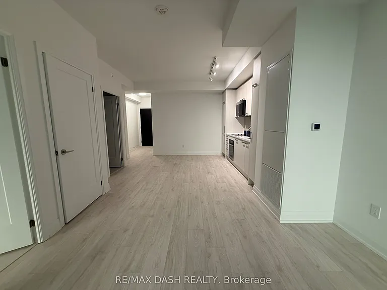 20 Soudan Ave #1906 — Photo 17