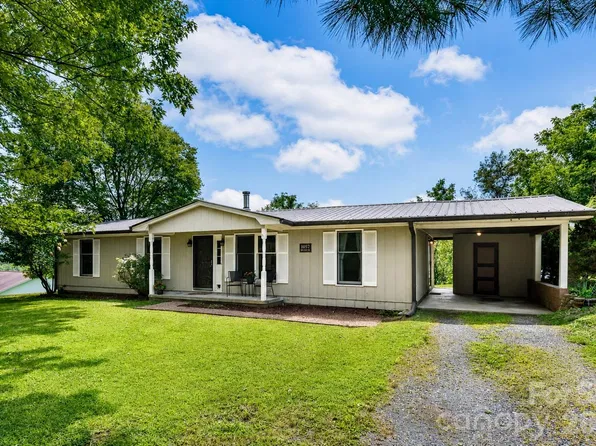 1057 Skyway Dr, Marshall, NC 28753