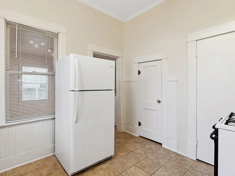 600 S Glasgow Dr — Photo 33
