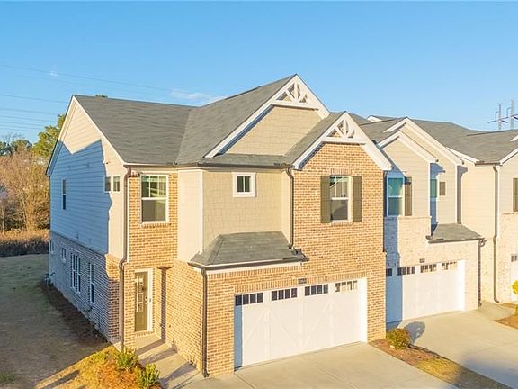 3rd image of 1060 Sunny Lake Dr
