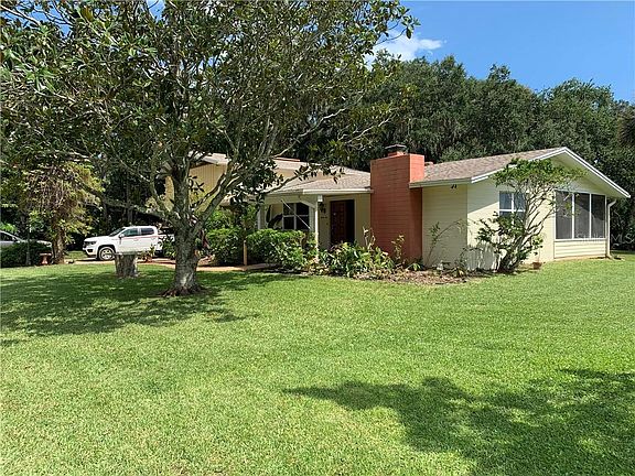 3rd image of 710 Palm Circle Dr