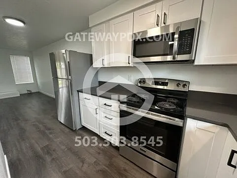2322 SE 7th St — Photo 7