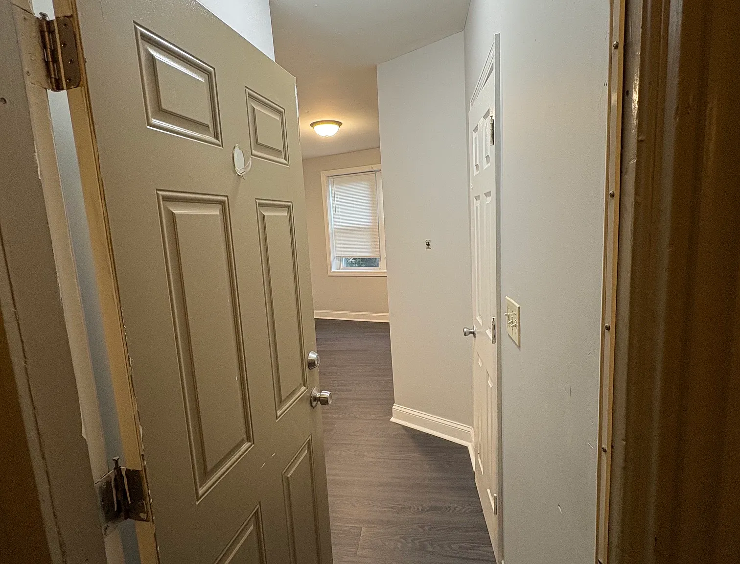 2 bed, 600 sqft, $2,100 — Photo 4