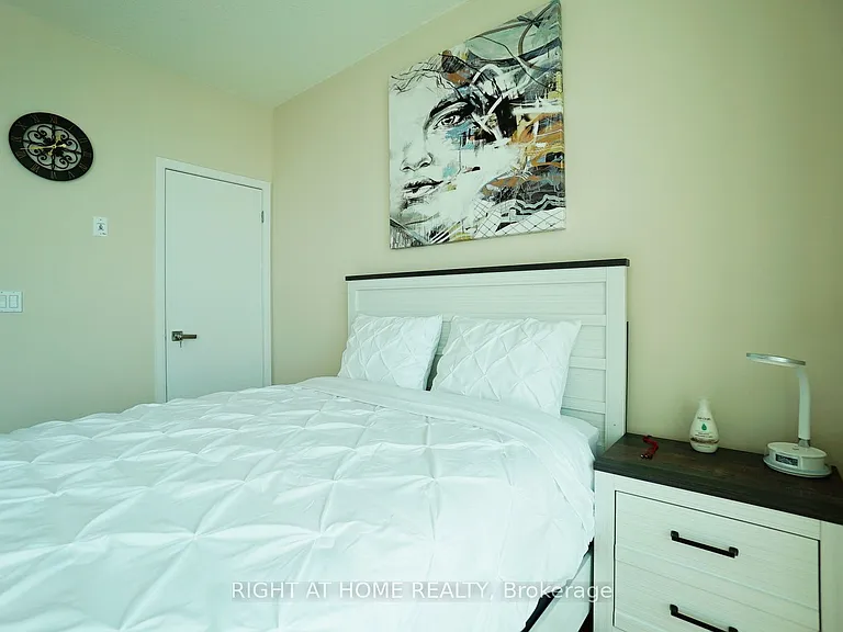 219 Fort York Blvd #3307 — Photo 48