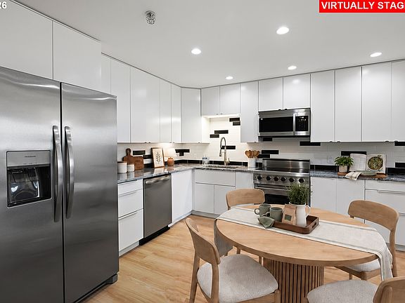 5th image of 12600 SW Crescent St APT 206