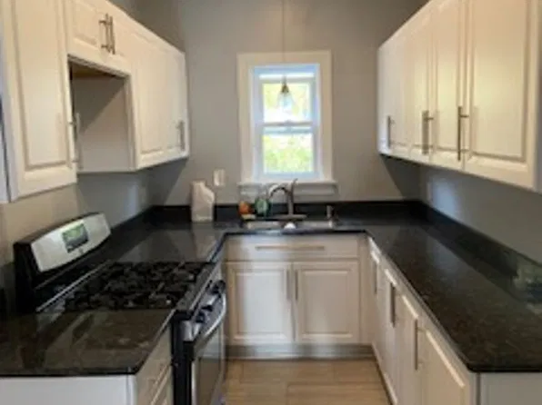 35 August St, Providence, RI 02908
