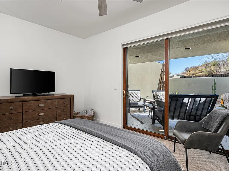 10015 E Graythorn Dr — Photo 12