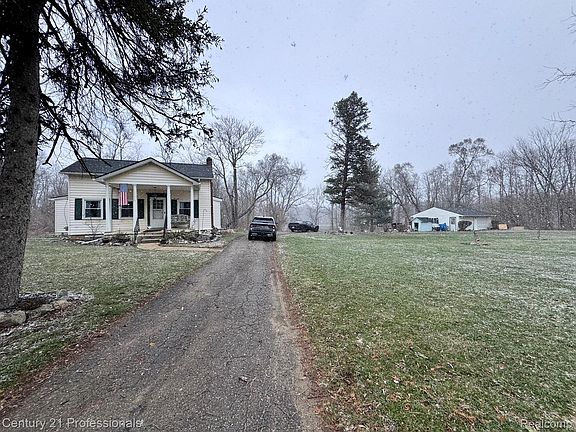 2nd image of 2021 W Rose Center Rd