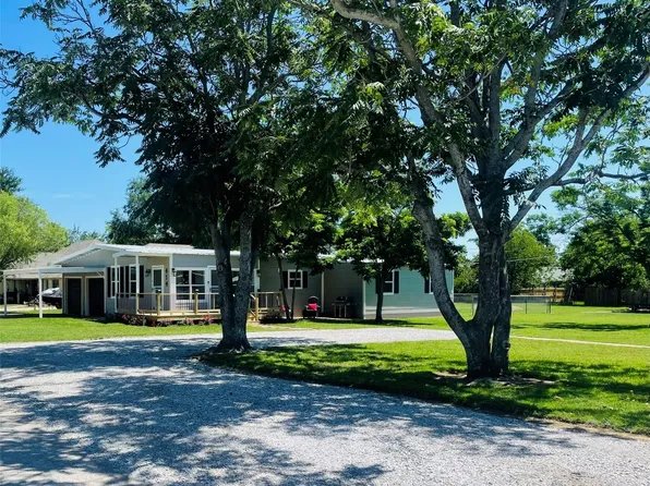 414 S Walnut St, Eastland, TX 76448