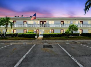 8220 112th St APT 105, Seminole, FL 33772