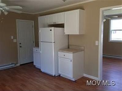 3rd image of 283 Ash Cir
