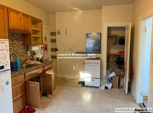 10 Myrtle St #10, Boston, MA 02114