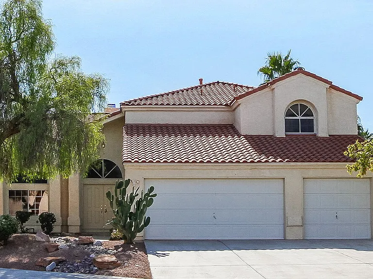 13 Sunmist Drive — Photo 1