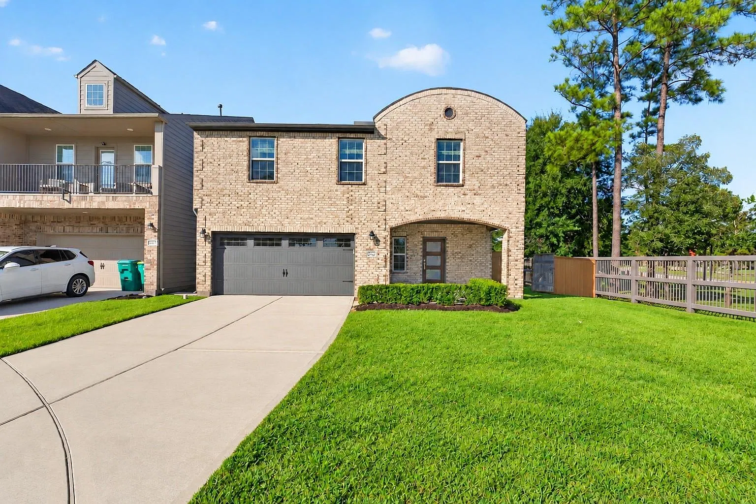 4 bed, 3.5 bath, 2682 sqft, $2,999 — Photo 1
