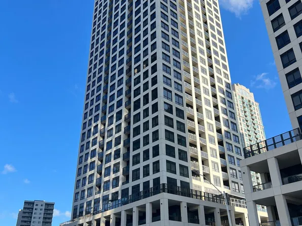 30 Elm Dr W, Mississauga, ON