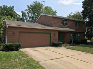 62 S Meadows Dr, Appleton, WI 54915