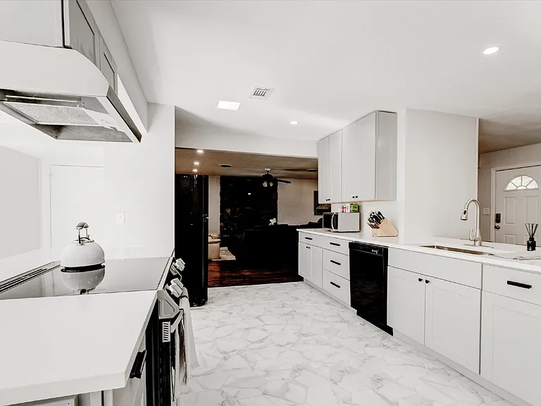 3511 Corto Ave — Photo 9