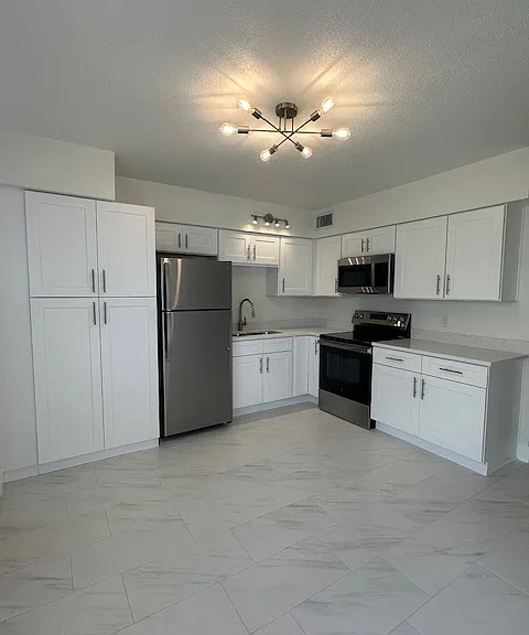 4328 Edgewater Dr #D106 — Photo 1
